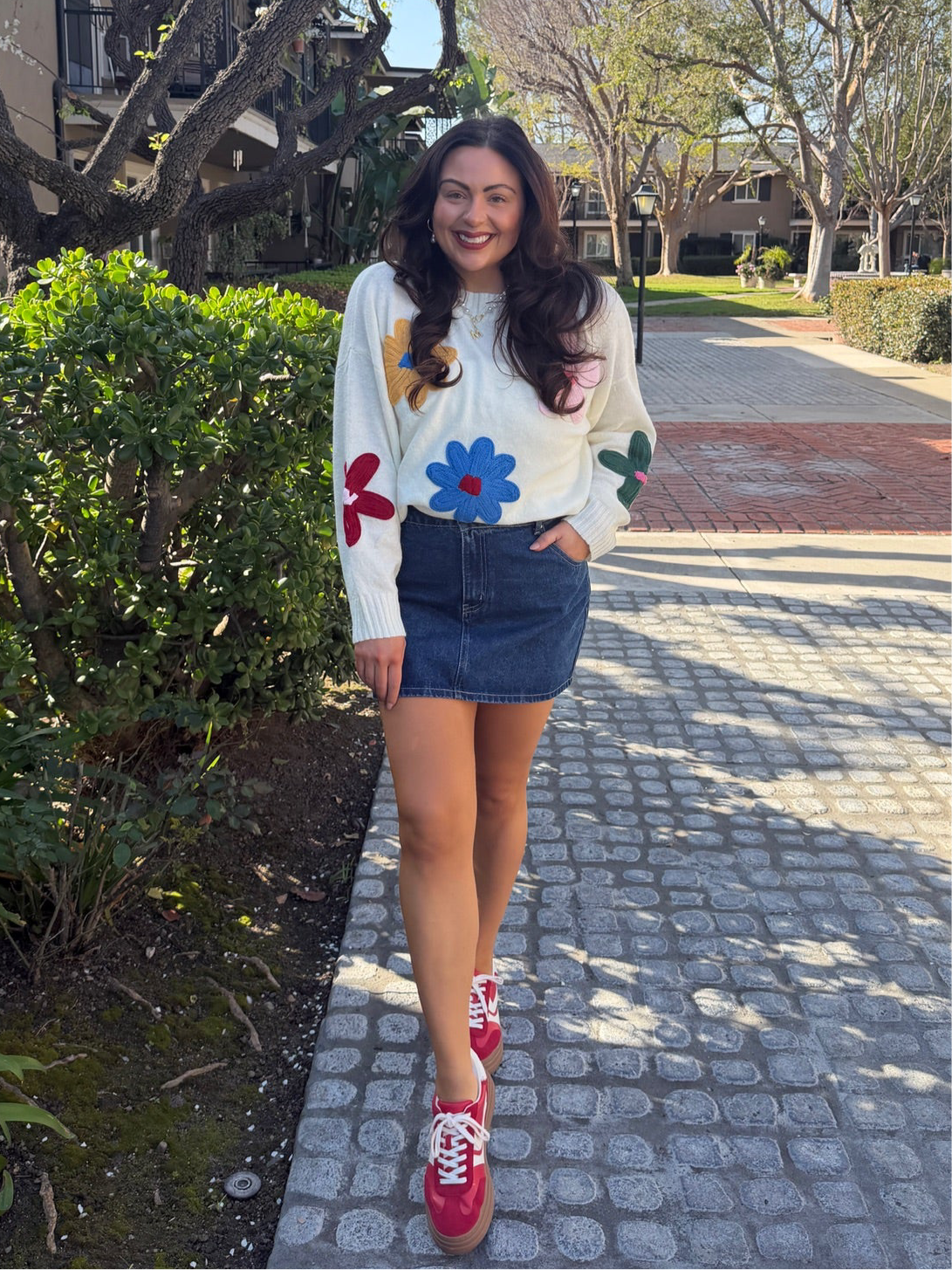 MULTI-COLOR CROCHET FLORAL DETAIL KNIT PULLOVER